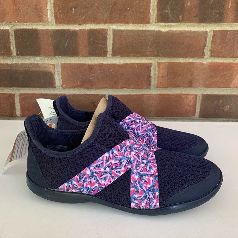 Crocs Swift water Cross Strap Static Shoes Sneakers navy Women’s US 6 M NEW
